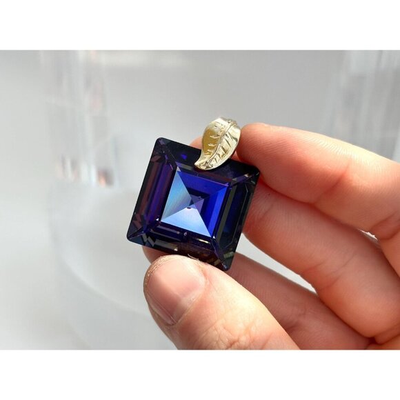 Prismatic Princess Cut Faux Sapphire Gold Leaf Vintage Pendant | Charm - 1" - Picture 9 of 9